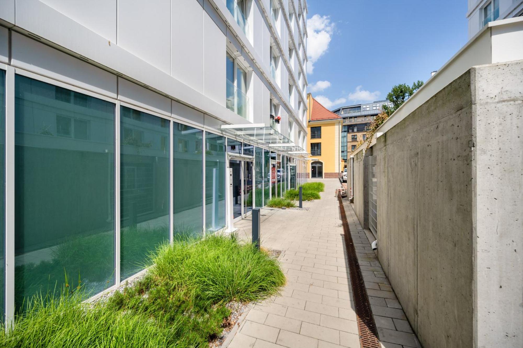 Elegant With Balcony By The Oder River In By Renters Prestige Wrocław