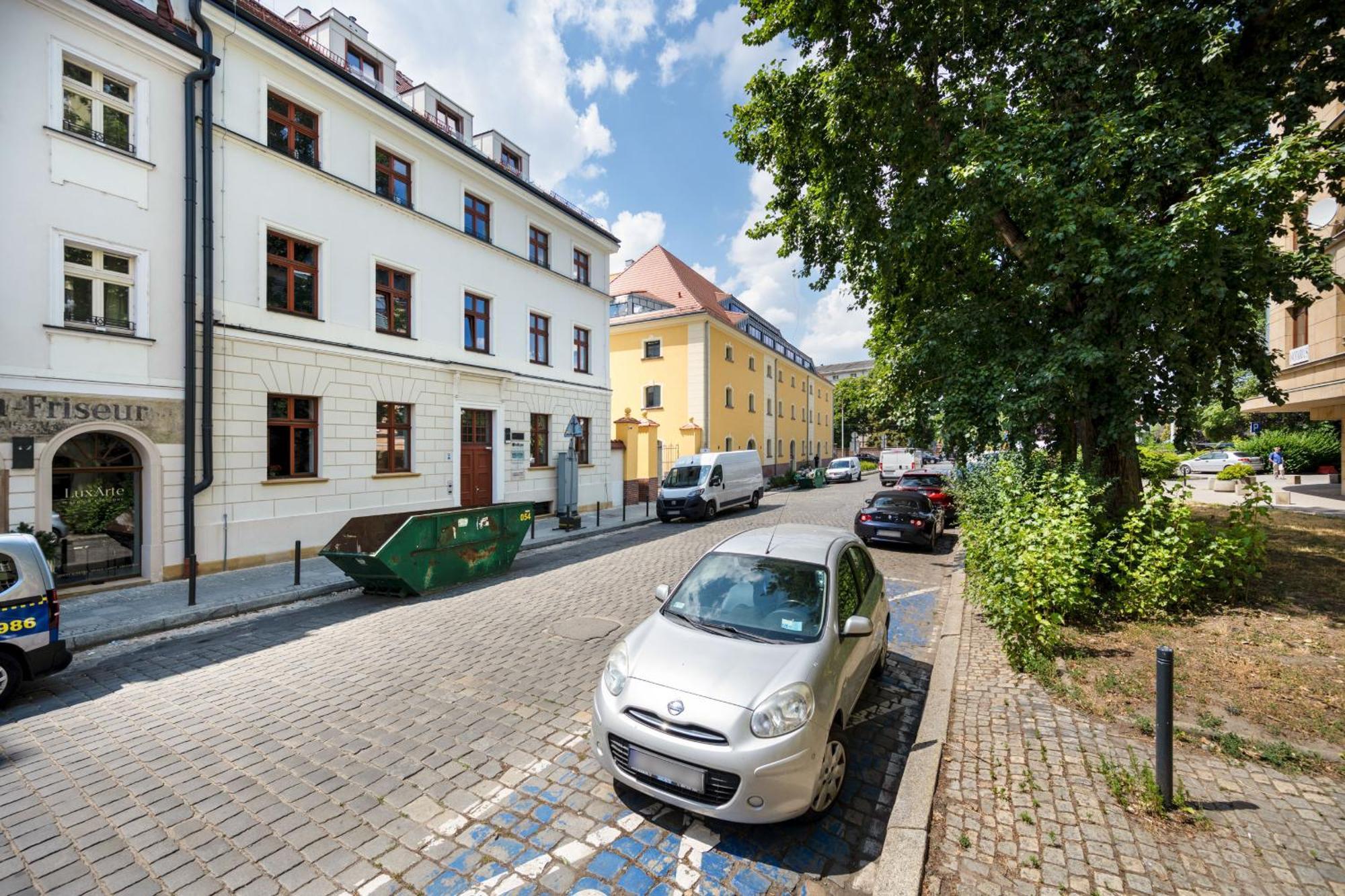 Apartament Elegant With Balcony By The Oder River In By Renters Prestige