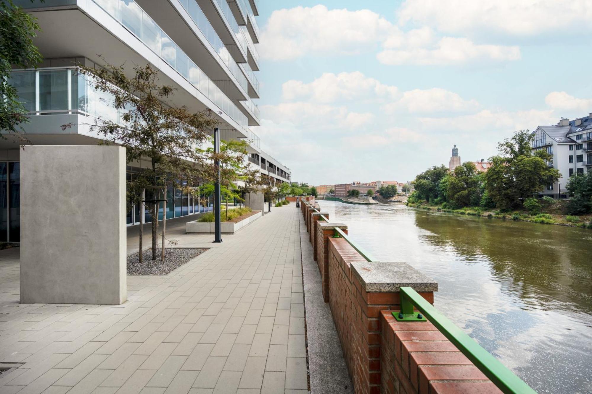 Elegant With Balcony By The Oder River In By Renters Prestige Apartament